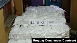 2017’de yıl boyunca toplam 144 kg kokain ele geçirilen Uruguay’da, bugünlerde tek bir operasyonda tonlarca kokain yakalanıyor. 