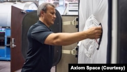 Axiom Space’in internet sitesinde Misyon Uzmanı Alper Gezeravcı’nın uzaya giden ilk Türk astronot olacağı bilgisi yer alıyor.