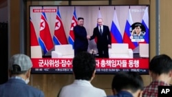 Kuzey Kore lideri Kim Jong Un ve Rusya CumhurbaşkanI Vladimir Putin. (FOTO-ARŞİV)